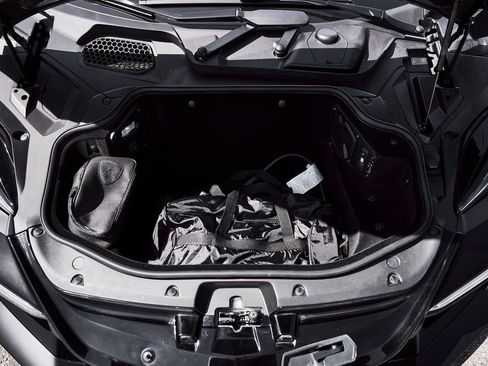 Used 2025 Lamborghini Revuelto image 23