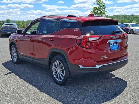 Used 2022 GMC Terrain SLT w/ Infotainment Package II AWD/4WD image 5