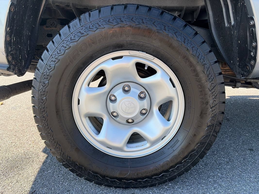 Used 2020 Toyota Tacoma SR AWD/4WD image 31