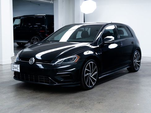 Used 2019 Volkswagen Golf R 4-Door image 2