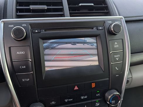 Used 2016 Toyota Camry LE FWD image 23