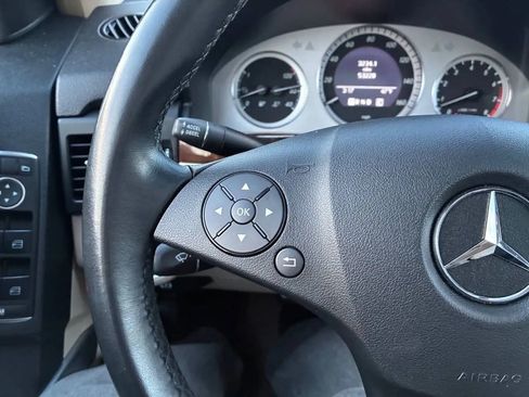 Used 2012 Mercedes-Benz GLK 350 4MATIC image 22