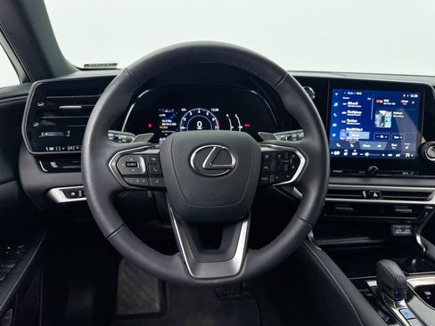 Used 2024 Lexus RX 350 FWD image 4