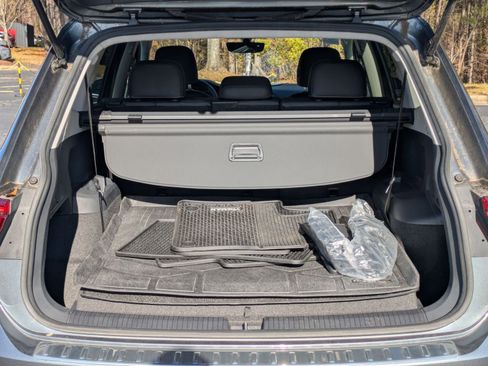 Used 2021 Volkswagen Tiguan SE image 24