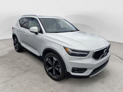 Used 2019 Volvo XC40 T5 Momentum
