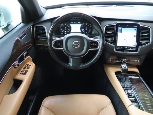 Used 2016 Volvo XC90 T6 Momentum w/ Momentum Plus Package AWD/4WD image 14