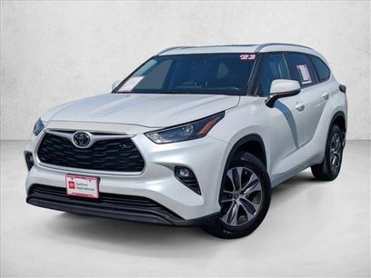 Used 2023 Toyota Highlander XLE