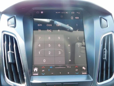 Used 2014 Ford Focus SE w/ SE Winter Package image 11