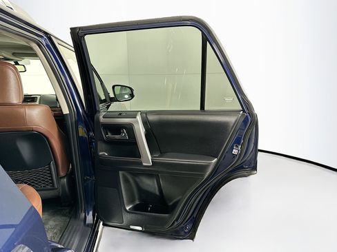 Used 2016 Toyota 4Runner Limited image 30