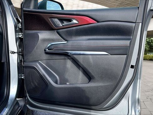 New 2026 Chevrolet Traverse Z71 w/ Driver Confidence Package image 13