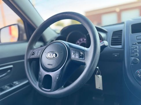 Used 2013 Kia Soul EV image 23