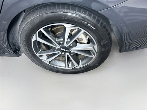Used 2024 Kia Forte LXS FWD image 11