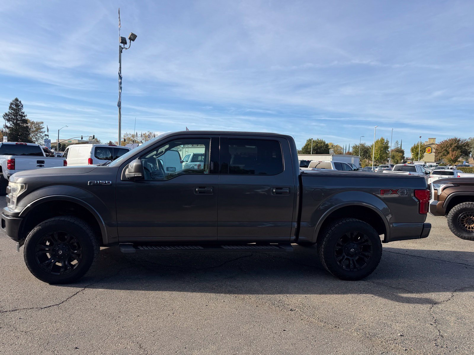 Used 2019 Ford F150 Lariat w/ Equipment Group 502A Luxury AWD/4WD image 2