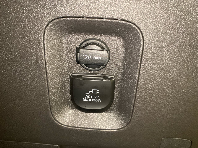 Used 2026 Kia Carnival SX w/ SX Dark Edition Package FWD image 9