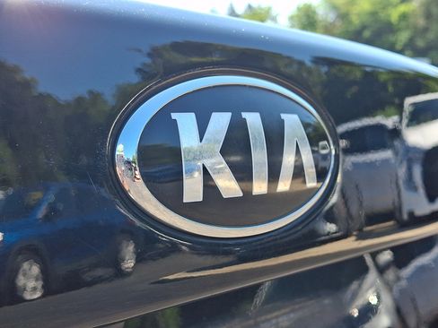 Used 2020 Kia Optima LX FWD image 30