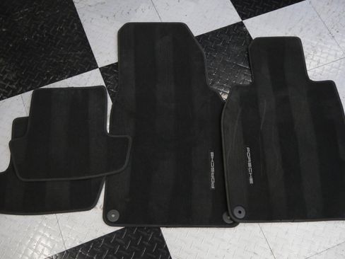 Used 2024 Porsche 911 Carrera S image 39