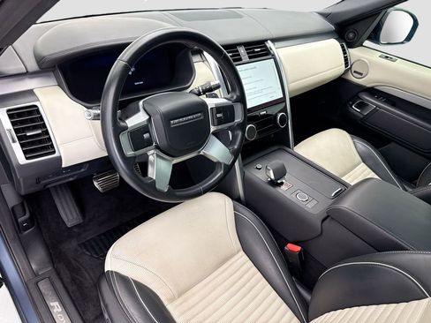 Used 2022 Land Rover Discovery HSE R-Dynamic AWD/4WD image 9