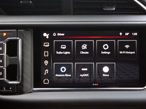 Used 2024 GMC Yukon Denali image 17