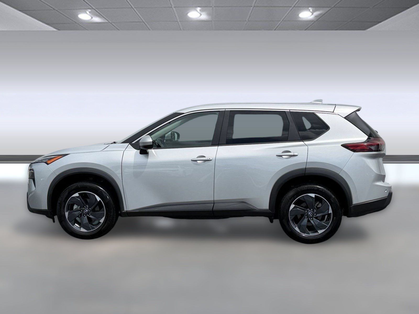 Used 2025 Nissan Rogue SV AWD/4WD image 2