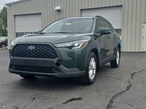 Used 2022 Toyota Corolla Cross LE AWD/4WD image 3