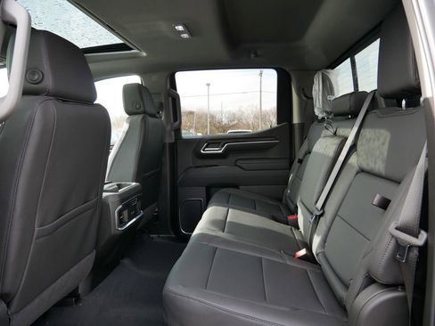 New 2026 GMC Sierra 1500 SLT w/ SLT Premium Plus Package AWD/4WD image 9