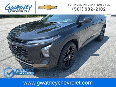 Used 2024 Chevrolet Trax ACTIV w/ Driver Confidence Package FWD image 1