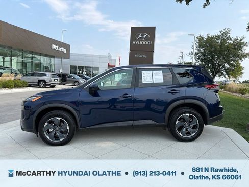 Used 2025 Nissan Rogue SV FWD image 12