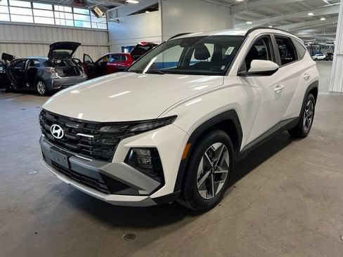 Used 2025 Hyundai Tucson SEL FWD image 7