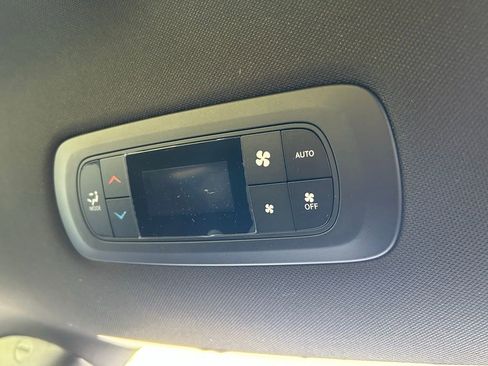 New 2026 Chrysler Pacifica Select w/ S Appearance Package image 39