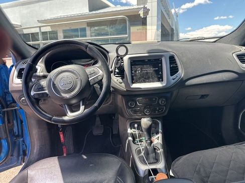 Used 2021 Jeep Compass Latitude FWD image 9
