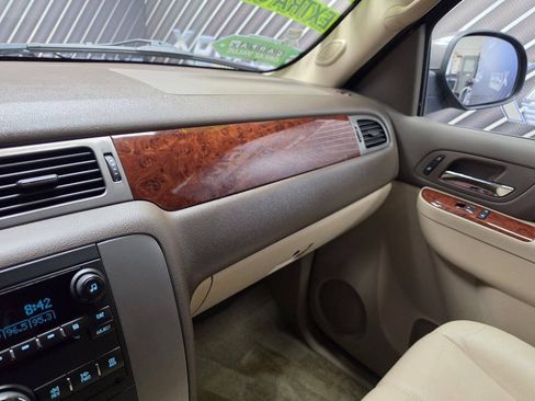 Used 2014 GMC Yukon XL SLT RWD image 19