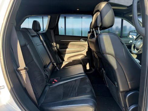 Used 2020 Jeep Grand Cherokee Altitude image 19