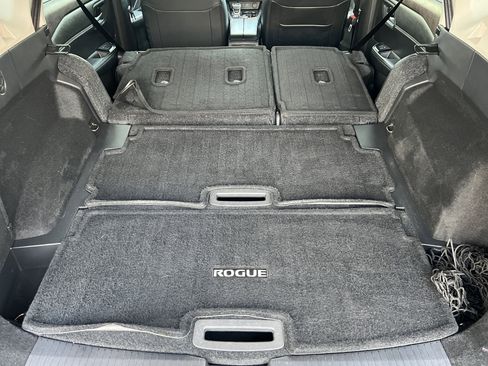 Used 2023 Nissan Rogue SL w/ SL Premium Package image 21