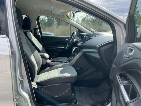Used 2016 Ford Escape SE w/ Equipment Group 201A AWD/4WD image 14