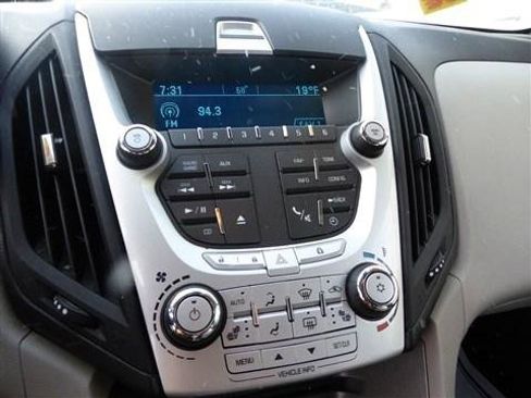 Used 2011 Chevrolet Equinox LT w/ Chrome Appearance Package image 10