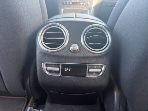 Used 2020 Mercedes-Benz GLC 300 4MATIC image 31