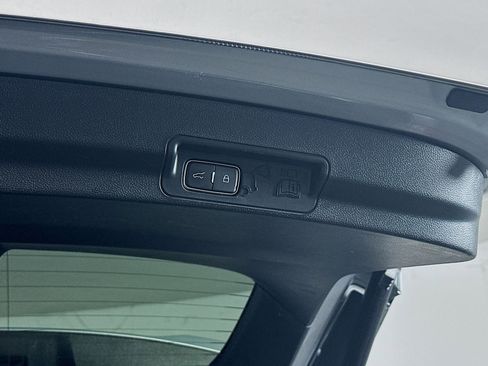 Used 2024 Ford Explorer XLT w/ Equipment Group 202A image 32