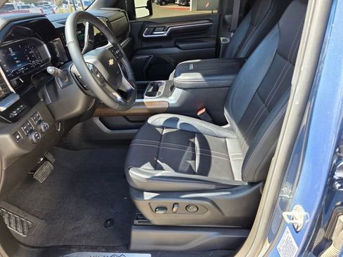 Certified 2025 Chevrolet Silverado 2500 High Country w/ High Country Premium Package AWD/4WD image 10
