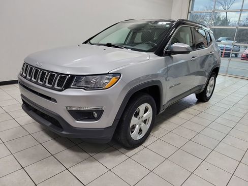 Used 2020 Jeep Compass Latitude w/ Cold Weather Group image 3