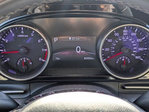 Used 2022 Kia Carnival EX image 34