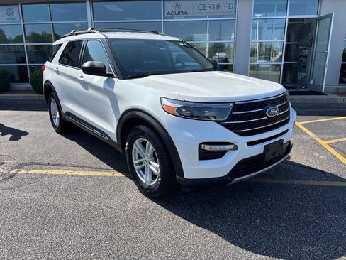 Used 2020 Ford Explorer XLT w/ Equipment Group 202A AWD/4WD image 2