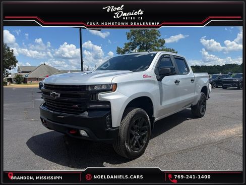 Used 2021 Chevrolet Silverado 1500 LT Trail Boss w/ Bed Protection Package AWD/4WD image 1