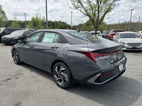 New 2026 Hyundai Elantra Limited FWD image 6