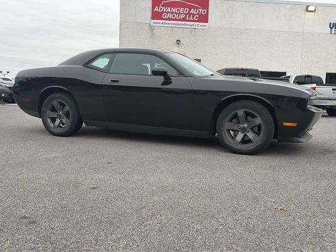 Used 2009 Dodge Challenger SE image 10