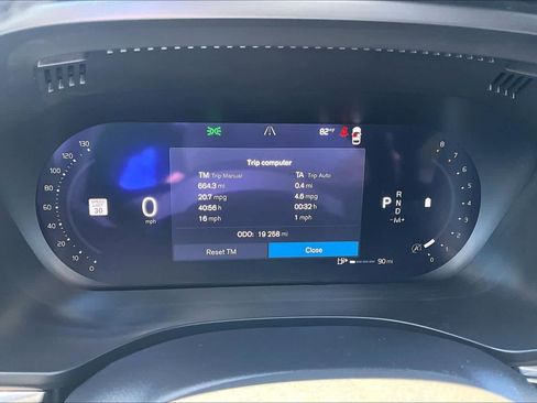 Used 2025 Volvo XC60 B5 Plus AWD/4WD image 26