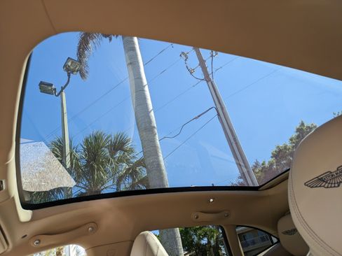 Used 2024 Aston Martin DBX image 24