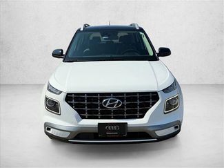 Used 2023 Hyundai Venue Limited video 2