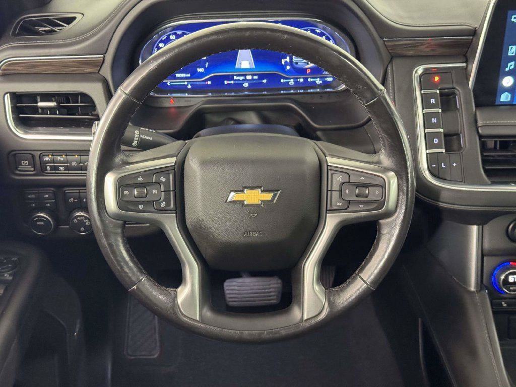Used 2022 Chevrolet Suburban LT w/ LT Signature Package AWD/4WD image 18