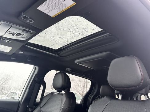 Used 2026 Toyota Sienna XSE image 19