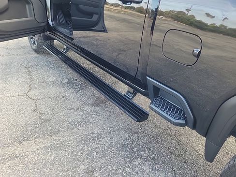 Used 2024 GMC Sierra 2500 AT4 w/ AT4 Premium Plus Package image 12